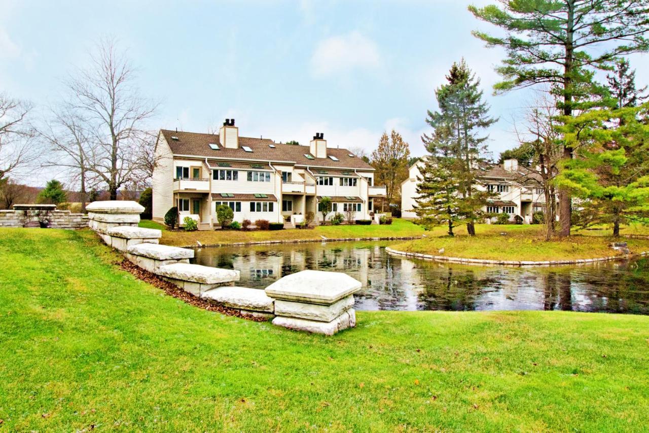 The Ponds At Foxhollow Lenox Extérieur photo